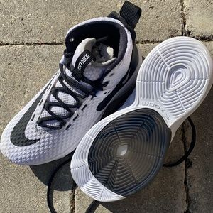 NWOT Nike Women’s Zum Rize Basketball Shoes